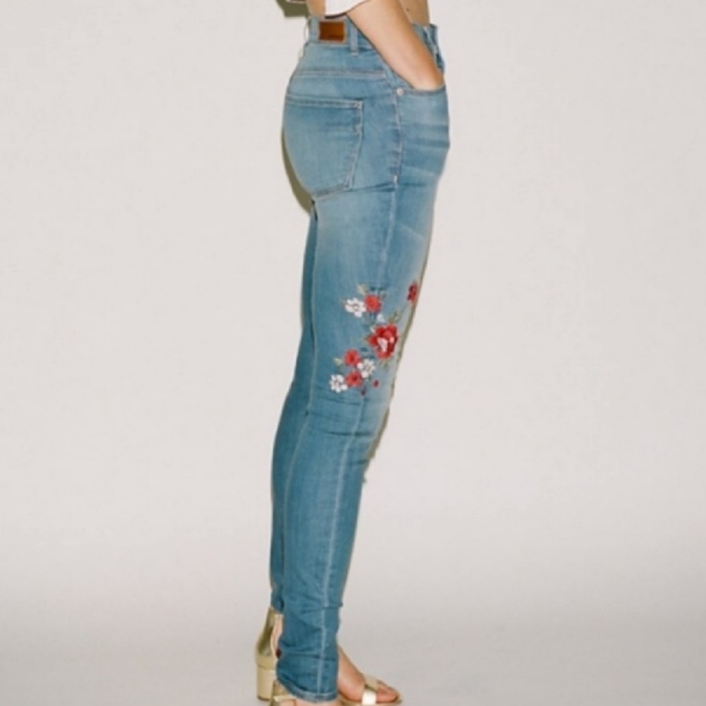 Express Rose Embroidered Stretch High Rise Jeans - Picture 2 of 8